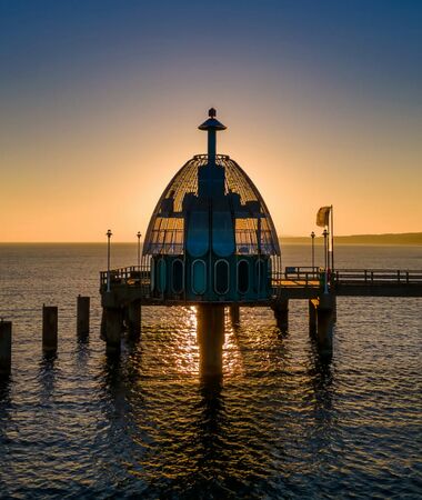 Erlebt eine geführte Tour durch Zinnowitz mit Besuch der Seebrücke und Tauchgondel – spannende Entdeckungen im Ostseeurlaub und Infos zur Geschichte