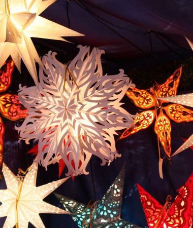 Stimmungsvolle Lichter auf dem Adventsmarkt in Zinnowitz – festliche Atmosphäre und Winterzauber