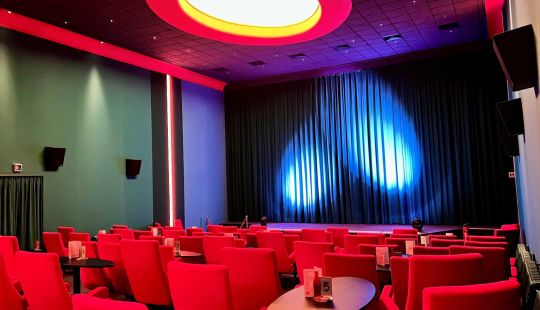 Genießt Unterhaltung in bester Atmosphäre im Clubkino Zinnowitz – gemütlicher Filmspaß auch bei schlechtem Wetter