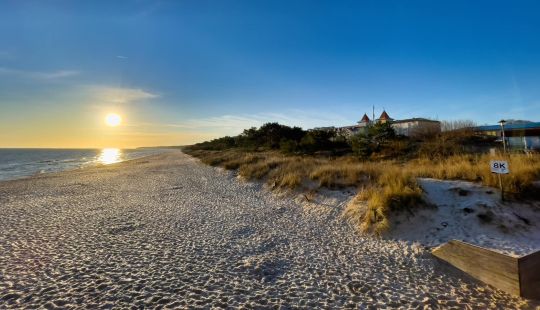 Feiner, sauberer Strand in Zinnowitz mit klarer Ostsee – umweltfreundlicher Ostseeurlaub dank Blauer Flagge