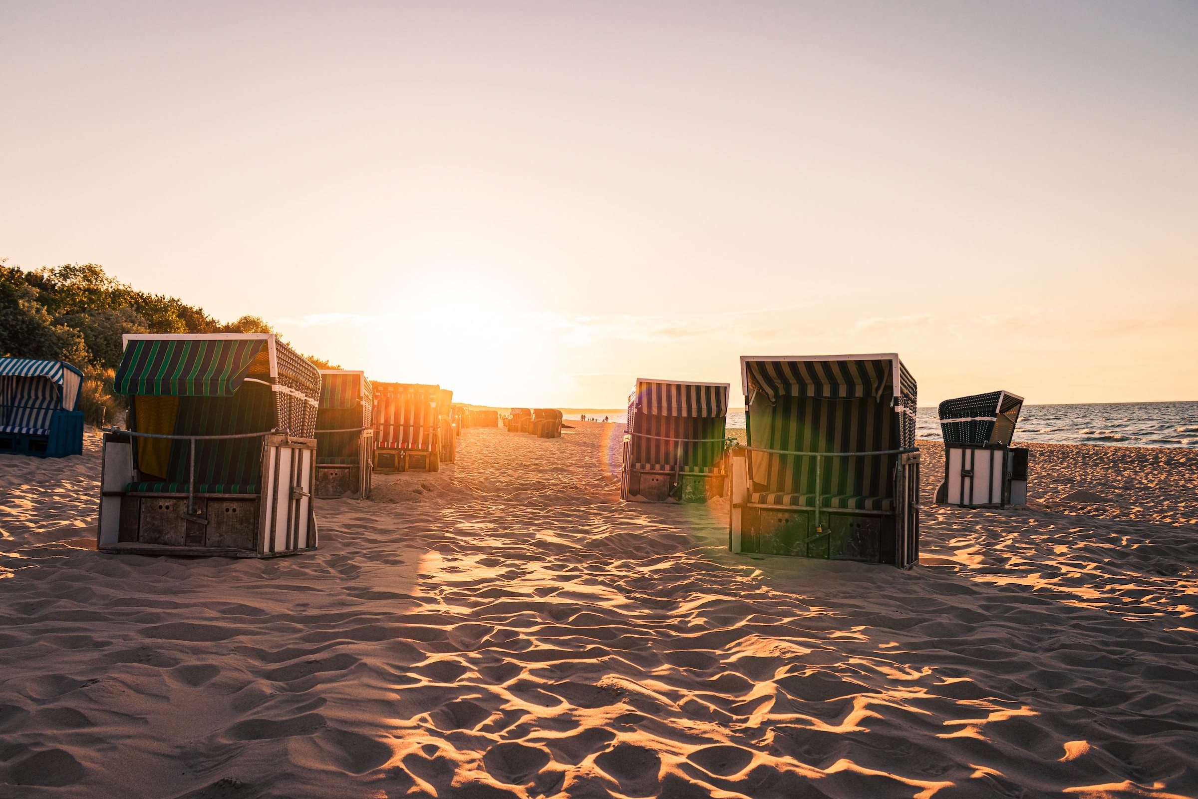 Entspannt gemütliche Stunden am Strand in Zinnowitz genießen – Kurverwaltung Zinnowitz lädt zum Ostseeurlaub mit Meerblick ein