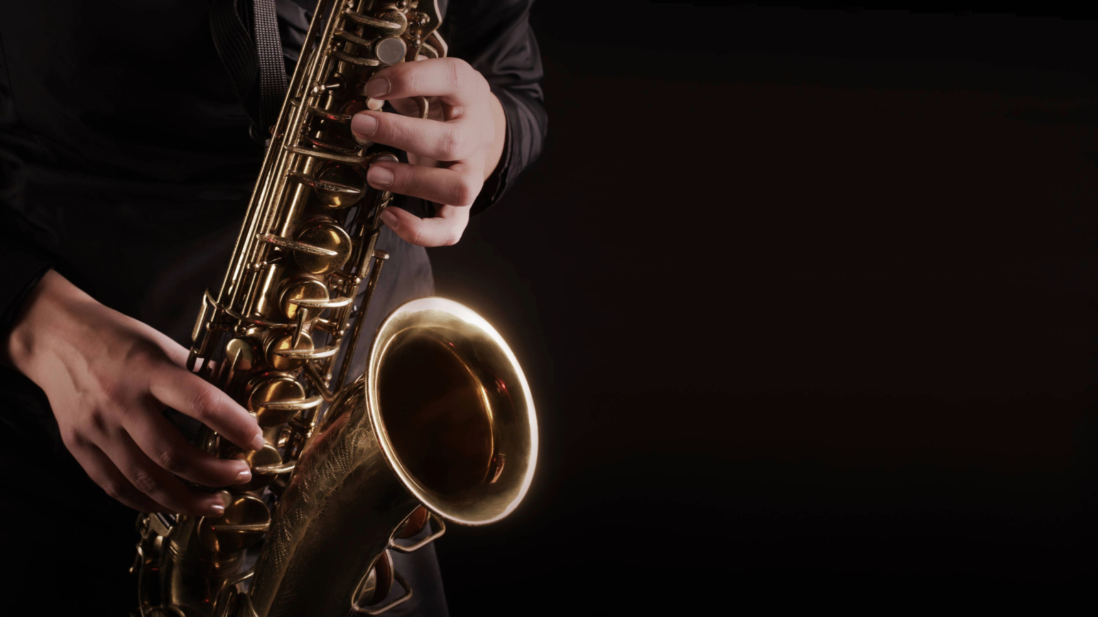 Inseljazz by Jazzcasino im Usedomer Kunsthaus Villa Meyer / Zinnowitz Stimmungsvolles Saxophon als Symbol für Inseljazz by Jazzcasino im Kunsthaus Villa Meyer – kulturelle Highlights im Ostseeurlaub